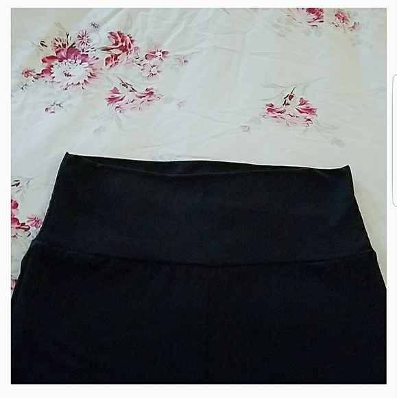 💙Black "Cut-out Knee" leggings - Picture 4 of 5